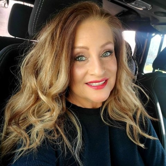 Meet your Posher, Dani - Picture 1 of 1